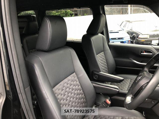 Toyota VOXY 2022-05 7360394-10