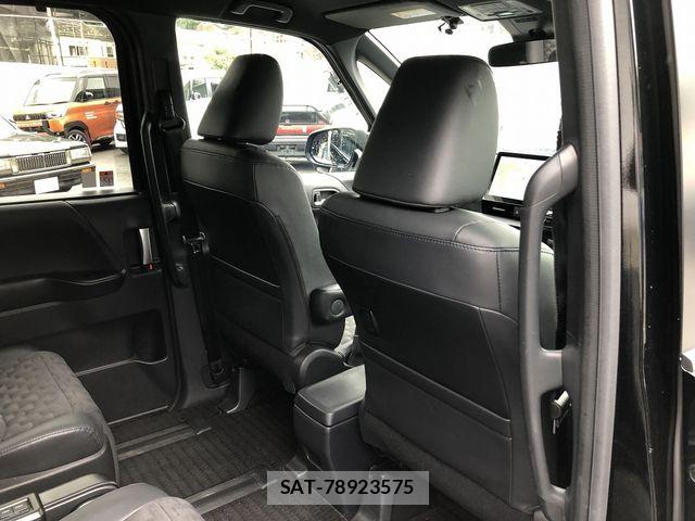 Toyota VOXY 2022-05 7360394-13
