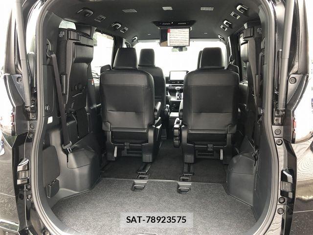 Toyota VOXY 2022-05 7360394-15