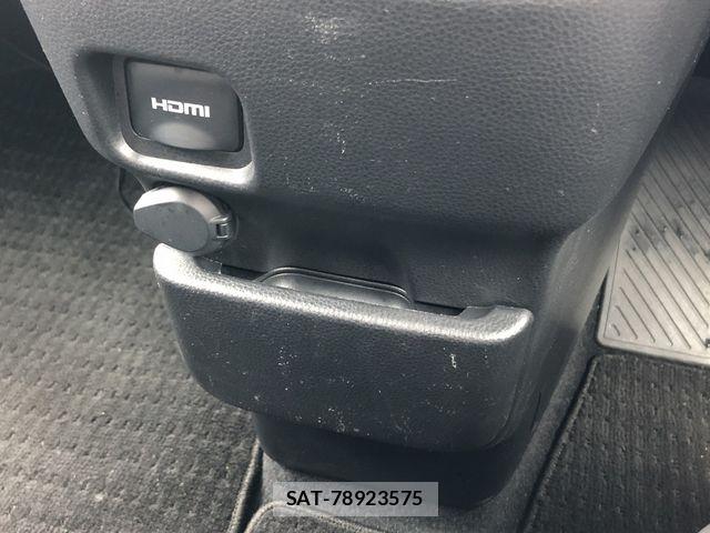 Toyota VOXY 2022-05 7360394-23
