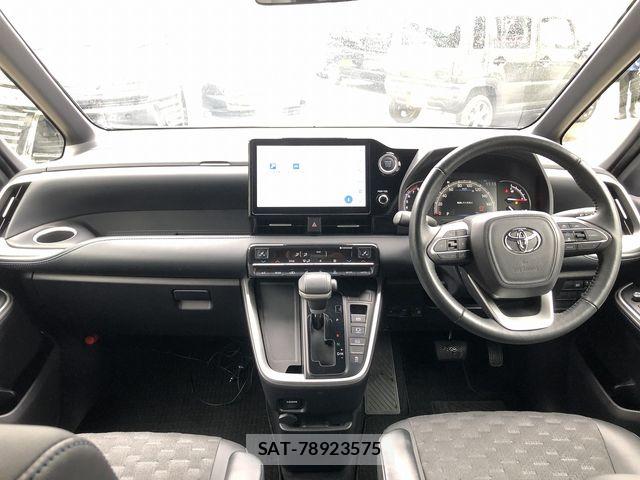 Toyota VOXY 2022-05 7360394-2