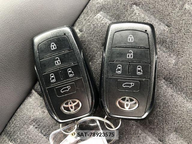 Toyota VOXY 2022-05 7360394-29