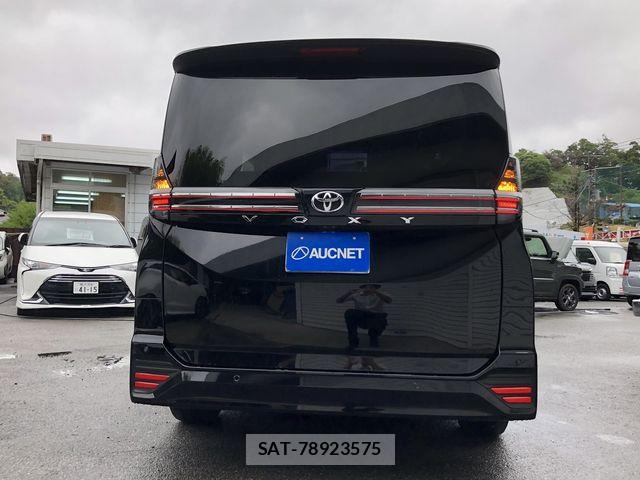 Toyota VOXY 2022-05 7360394-5