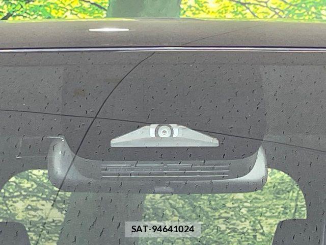 Toyota VOXY 2022-08 7360389-6