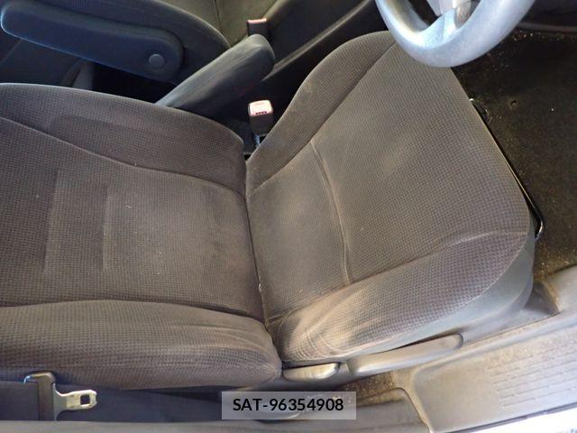 Toyota VOXY 2009-12 7360377-18