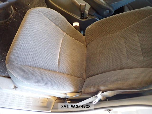 Toyota VOXY 2009-12 7360377-19