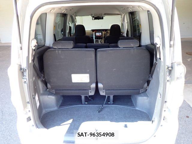 Toyota VOXY 2009-12 7360377-20