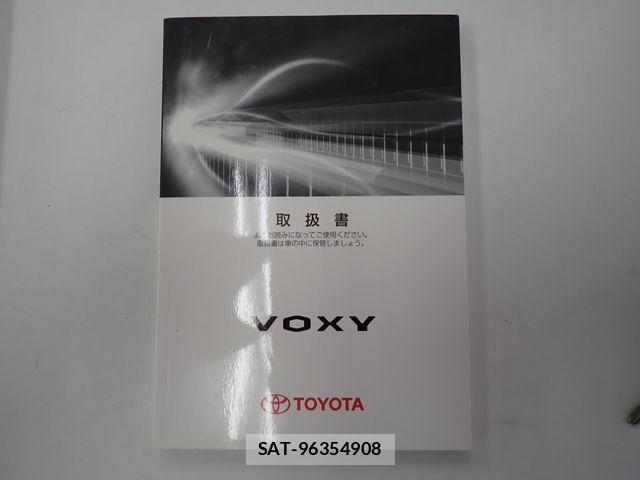 Toyota VOXY 2009-12 7360377-23