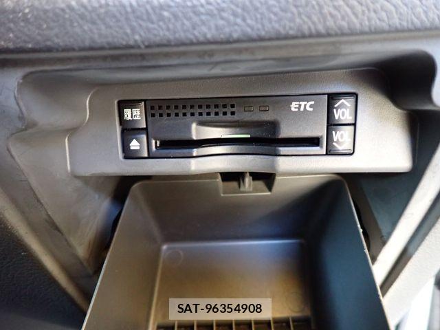 Toyota VOXY 2009-12 7360377-25