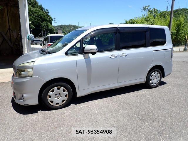 Toyota VOXY 2009-12 7360377-5