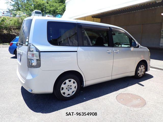 Toyota VOXY 2009-12 7360377-6