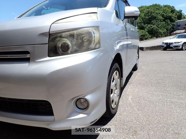 Toyota VOXY 2009-12 7360377-7