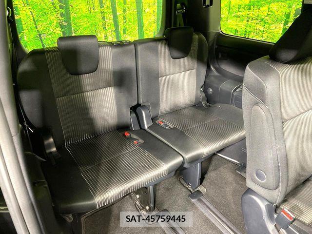 Toyota VOXY 2019-02 7360404-10