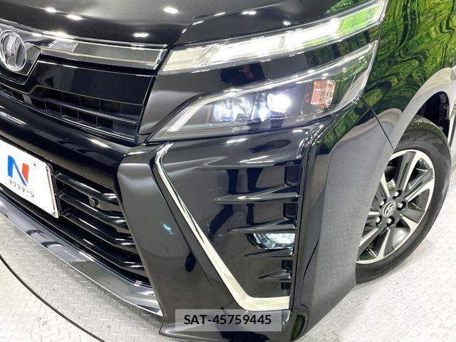 Toyota VOXY 2019-02 7360404-13
