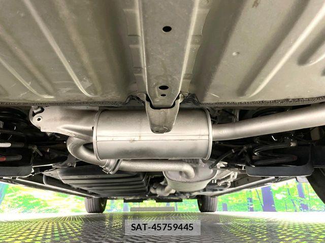 Toyota VOXY 2019-02 7360404-18
