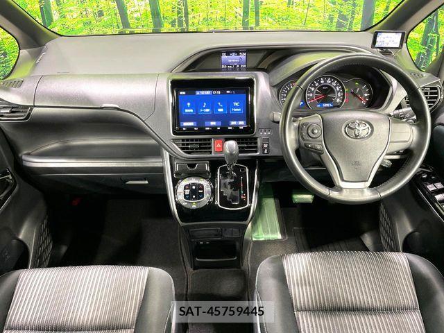 Toyota VOXY 2019-02 7360404-1