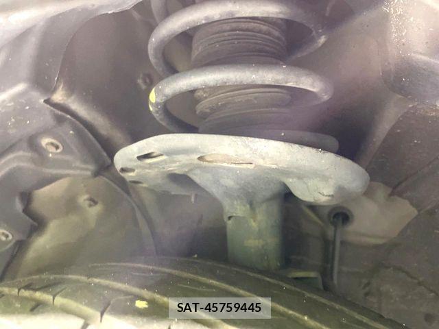 Toyota VOXY 2019-02 7360404-19