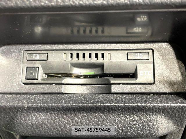 Toyota VOXY 2019-02 7360404-7