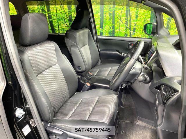 Toyota VOXY 2019-02 7360404-8
