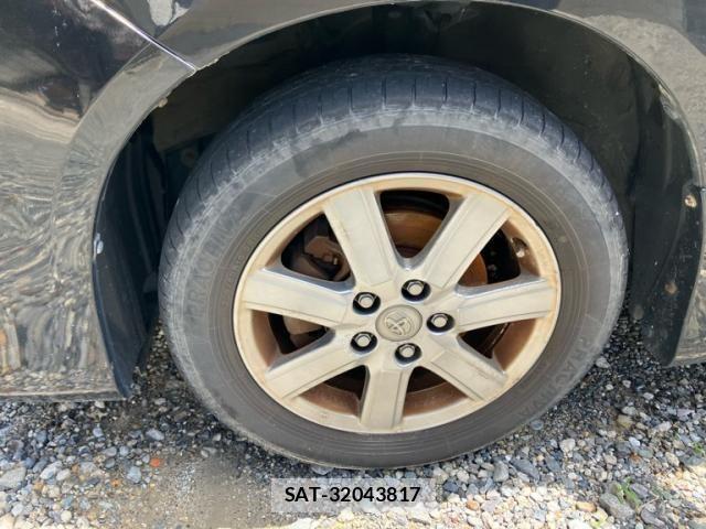 Toyota VOXY 2009-05 7360436-11
