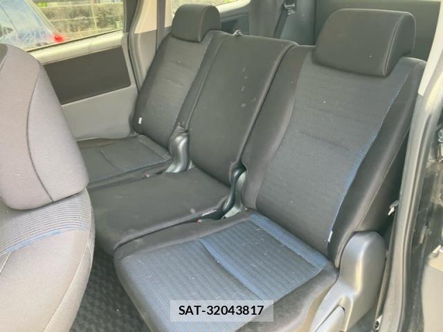 Toyota VOXY 2009-05 7360436-13