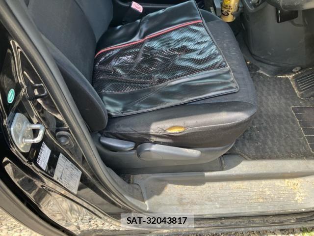 Toyota VOXY 2009-05 7360436-16