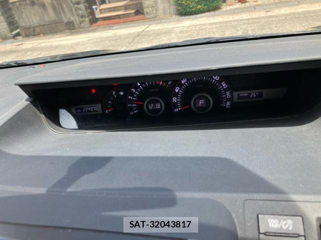 Toyota VOXY 2009-05 7360436-22