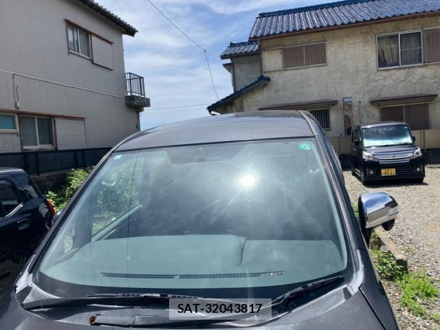 Toyota VOXY 2009-05 7360436-3