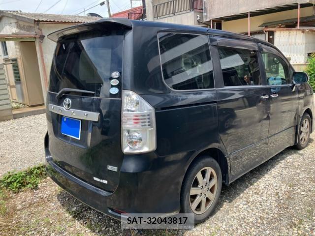Toyota VOXY 2009-05 7360436-4