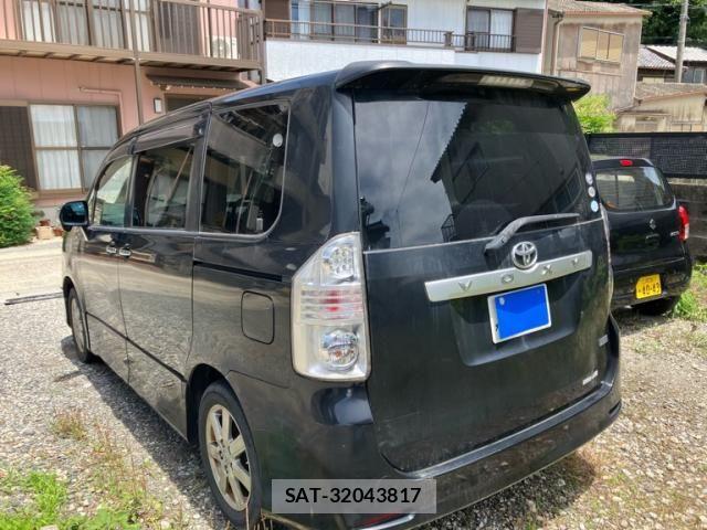 Toyota VOXY 2009-05 7360436-6