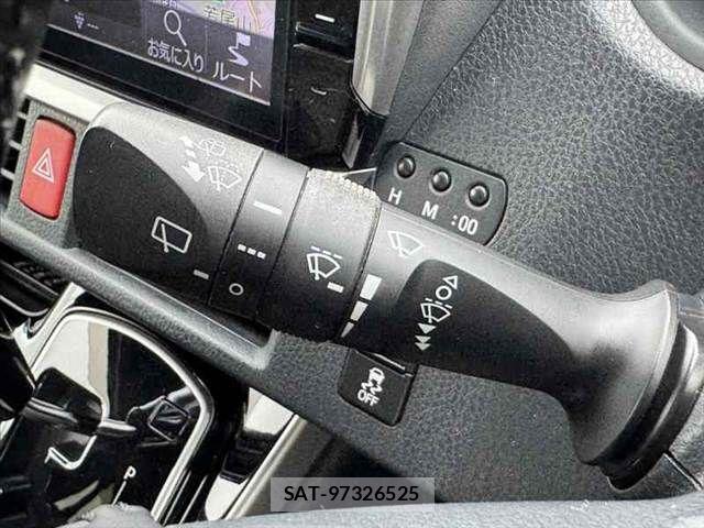 Toyota VOXY 2018-02 7360411-22