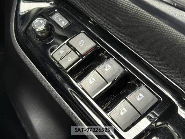 Toyota VOXY 2018-02 7360411-26