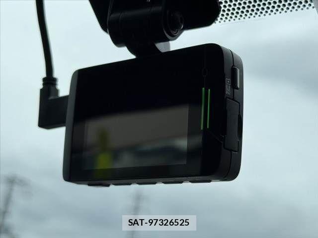 Toyota VOXY 2018-02 7360411-27