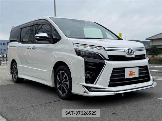 Toyota VOXY 2018-02 7360411-7