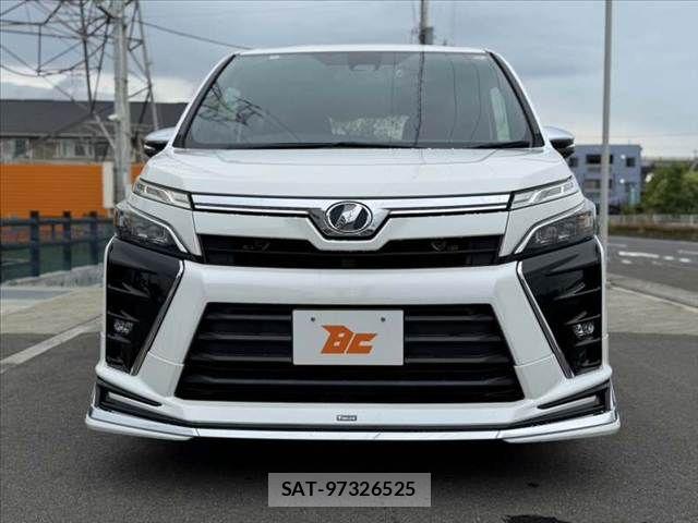 Toyota VOXY 2018-02 7360411-8