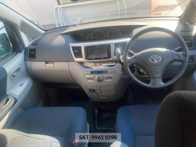 Toyota VOXY 2005-06 7360430-13