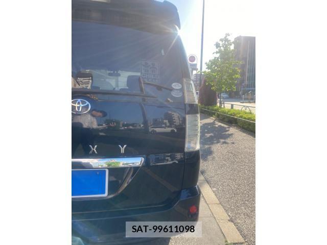 Toyota VOXY 2005-06 7360430-8