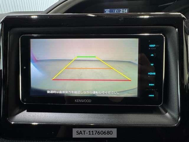 Toyota VOXY 2016-08 7360420-16