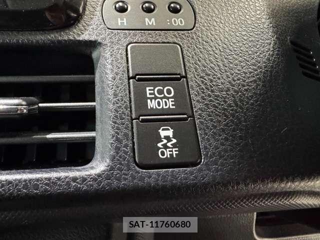 Toyota VOXY 2016-08 7360420-26