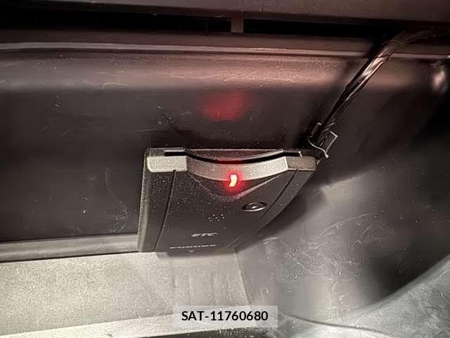 Toyota VOXY 2016-08 7360420-27