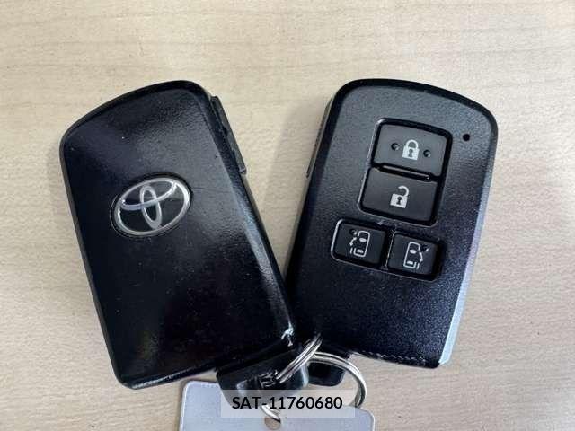 Toyota VOXY 2016-08 7360420-29