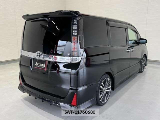 Toyota VOXY 2016-08 7360420-5