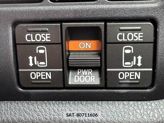 Toyota VOXY 2021-12 7360393-4