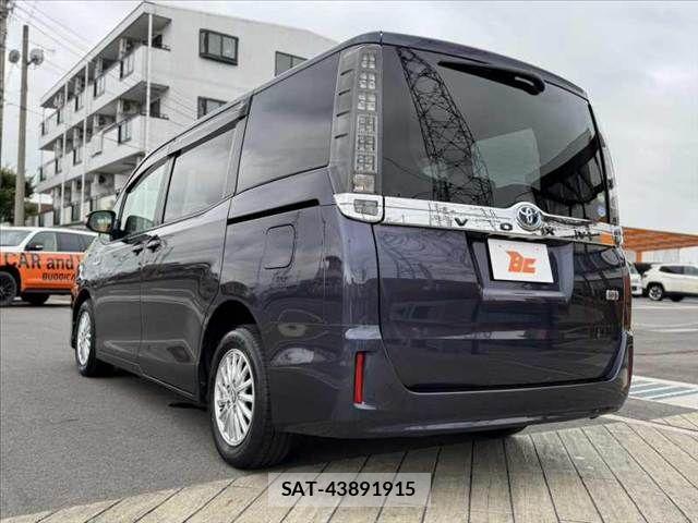 Toyota VOXY 2014-06 7360435-12