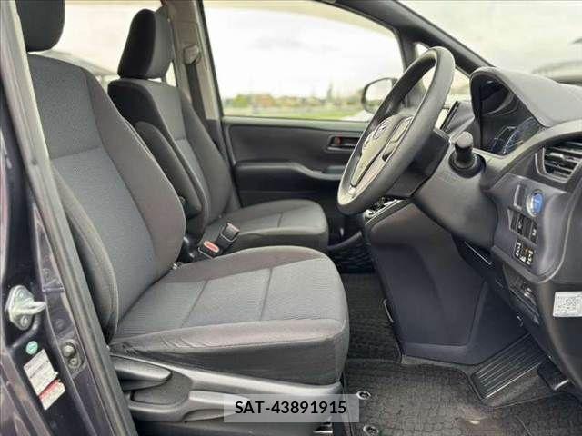 Toyota VOXY 2014-06 7360435-15
