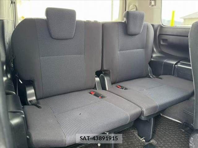 Toyota VOXY 2014-06 7360435-19