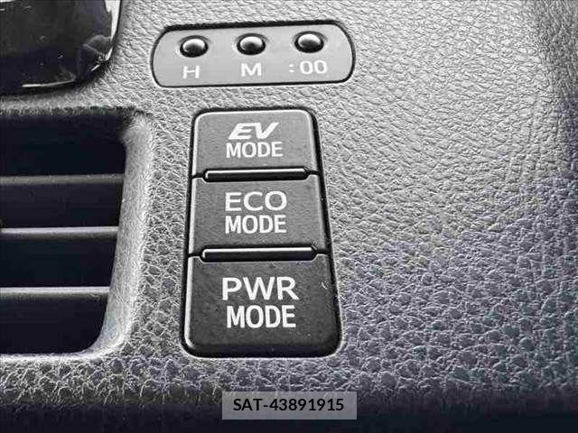Toyota VOXY 2014-06 7360435-22