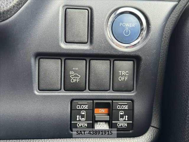 Toyota VOXY 2014-06 7360435-4