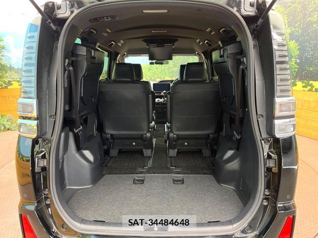 Toyota VOXY 2021-04 7360395-9