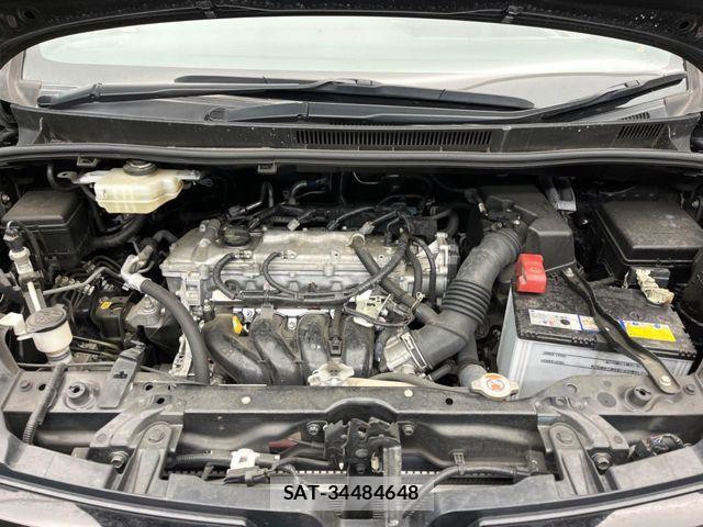 Toyota VOXY 2021-04 7360395-17